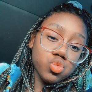 Meet your Posher, Marissa